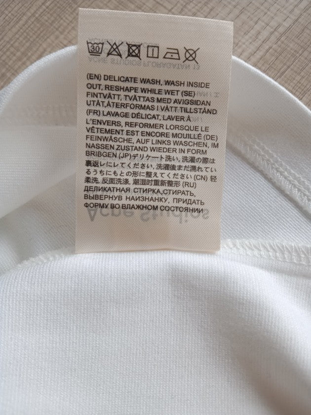 아크네스튜디오 넥 로고 반팔티 BL0141