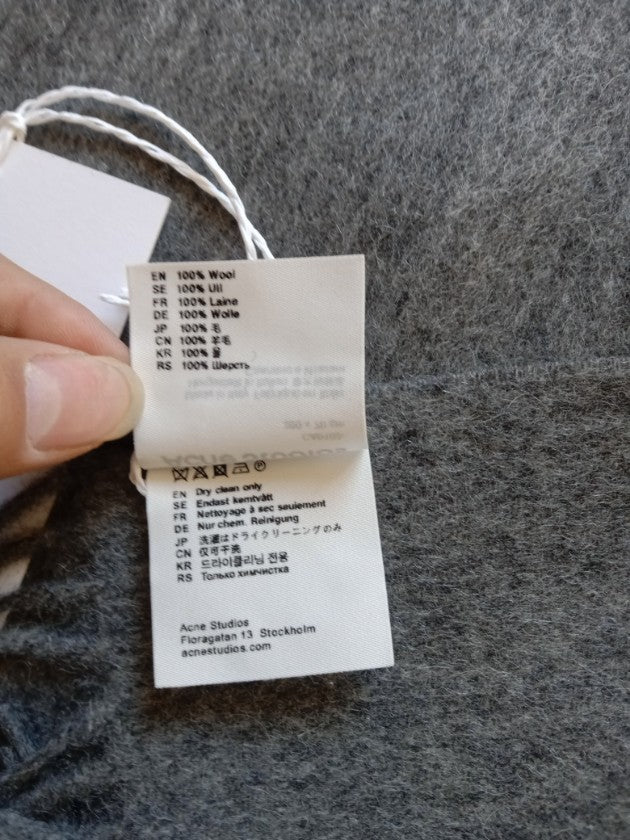 아크네스튜디오 울 머플러 CA0102