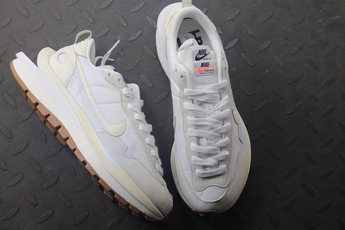 나이키 사카이 베이퍼와플 DD1875-100