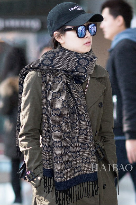 구찌 골드 실 리버시블 숄 머플러