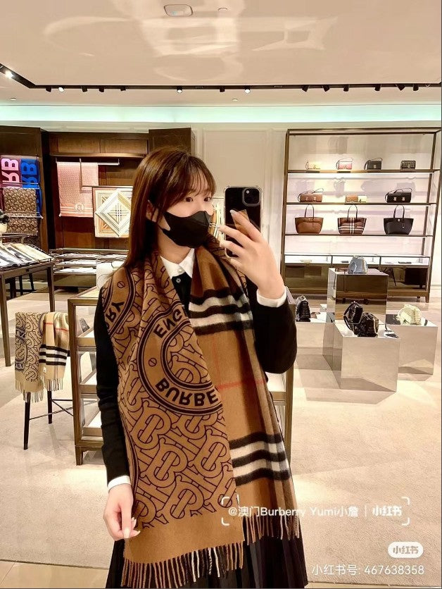 버버리 뱃지 캐시미어 머플러