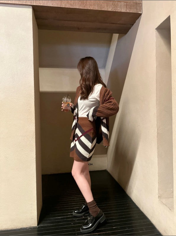 버버리 리버스 브이 스커트 치마