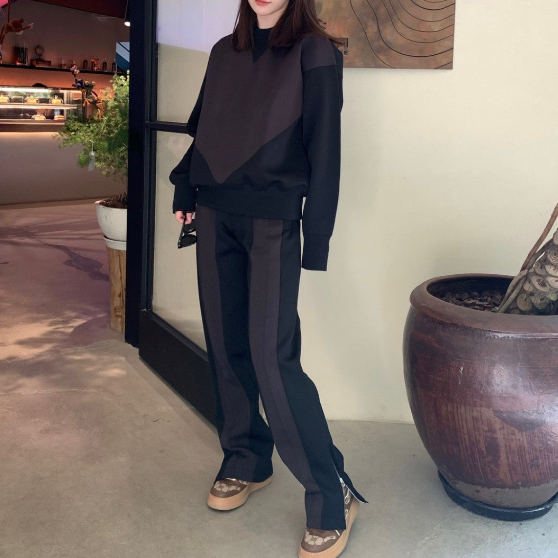 보테가베네타 라이트 테크 밴딩 바지