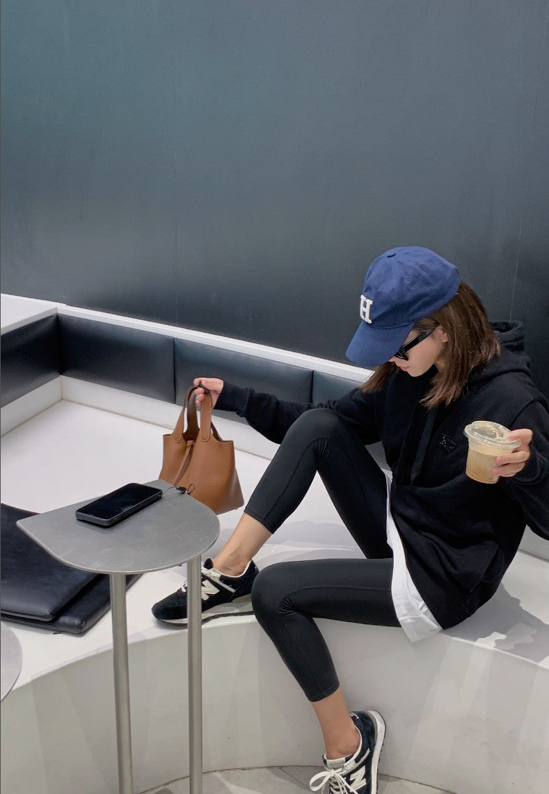 버버리 큐빅 팬던트 로고 후드티