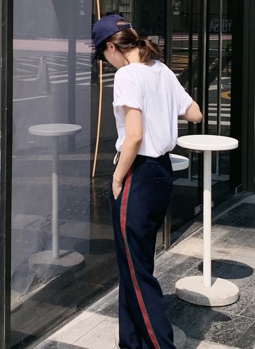 구찌 사이드 삼선 바지