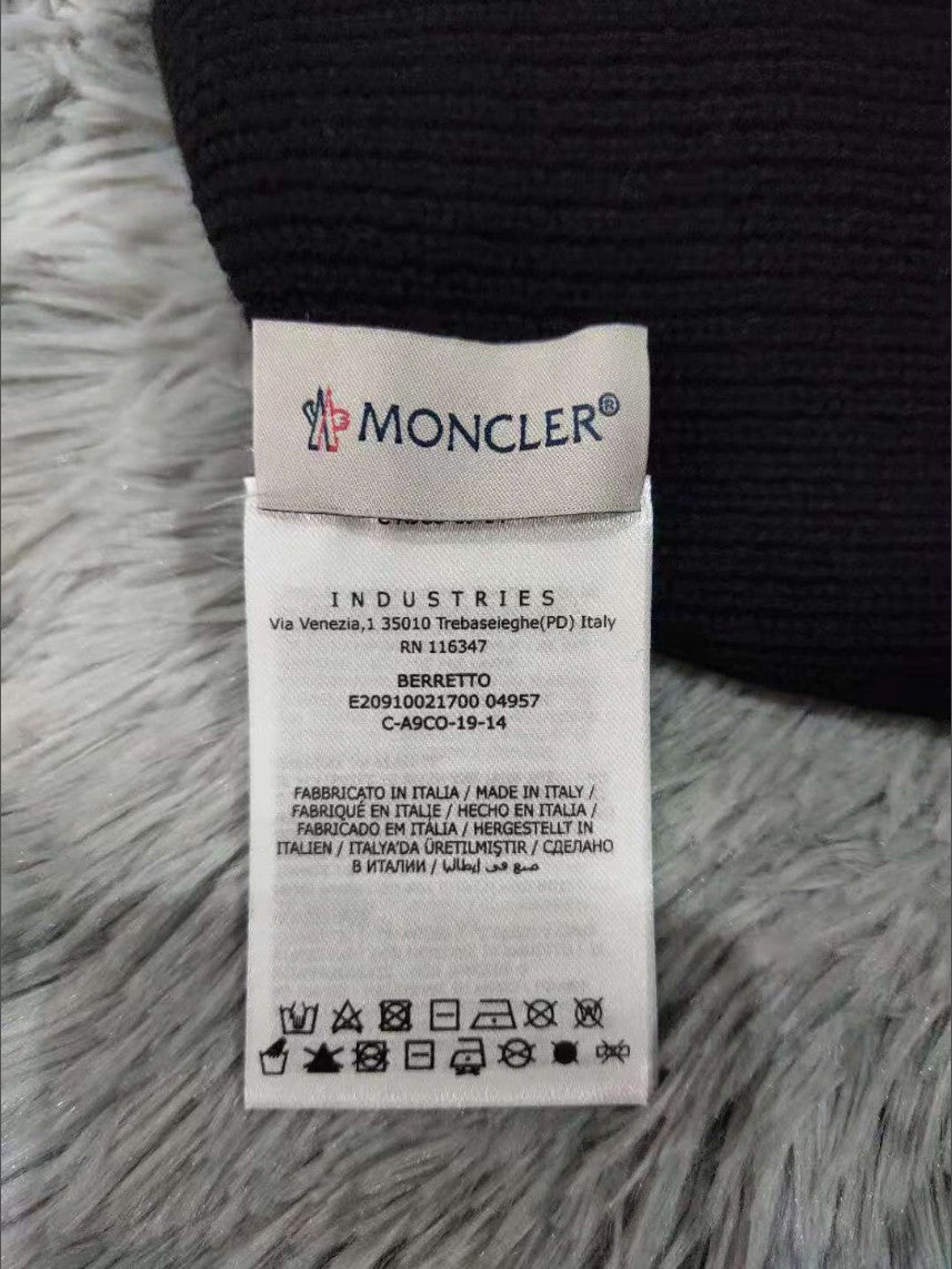 몽클레어 퓨어 울 숏 모자