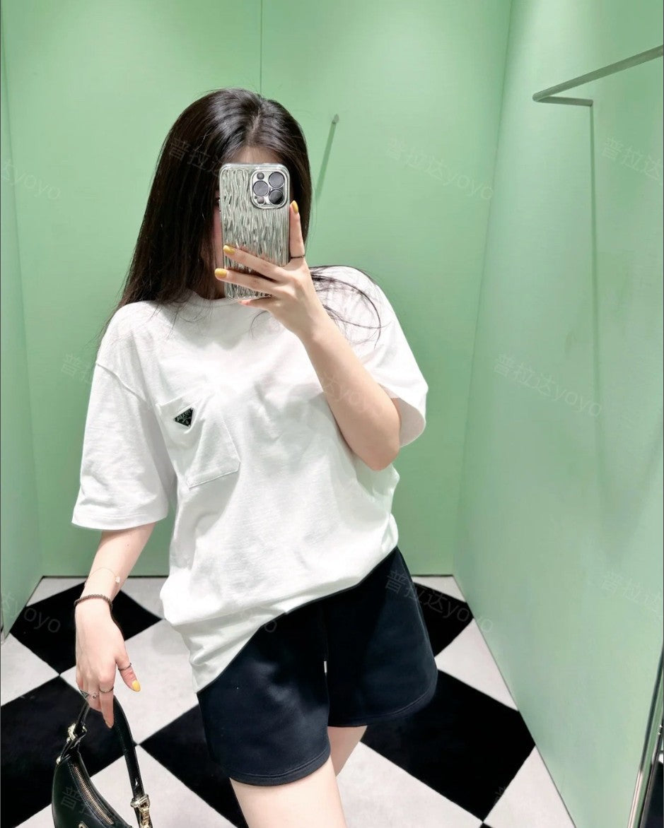 프라다 삼각 로고 포켓 반팔티