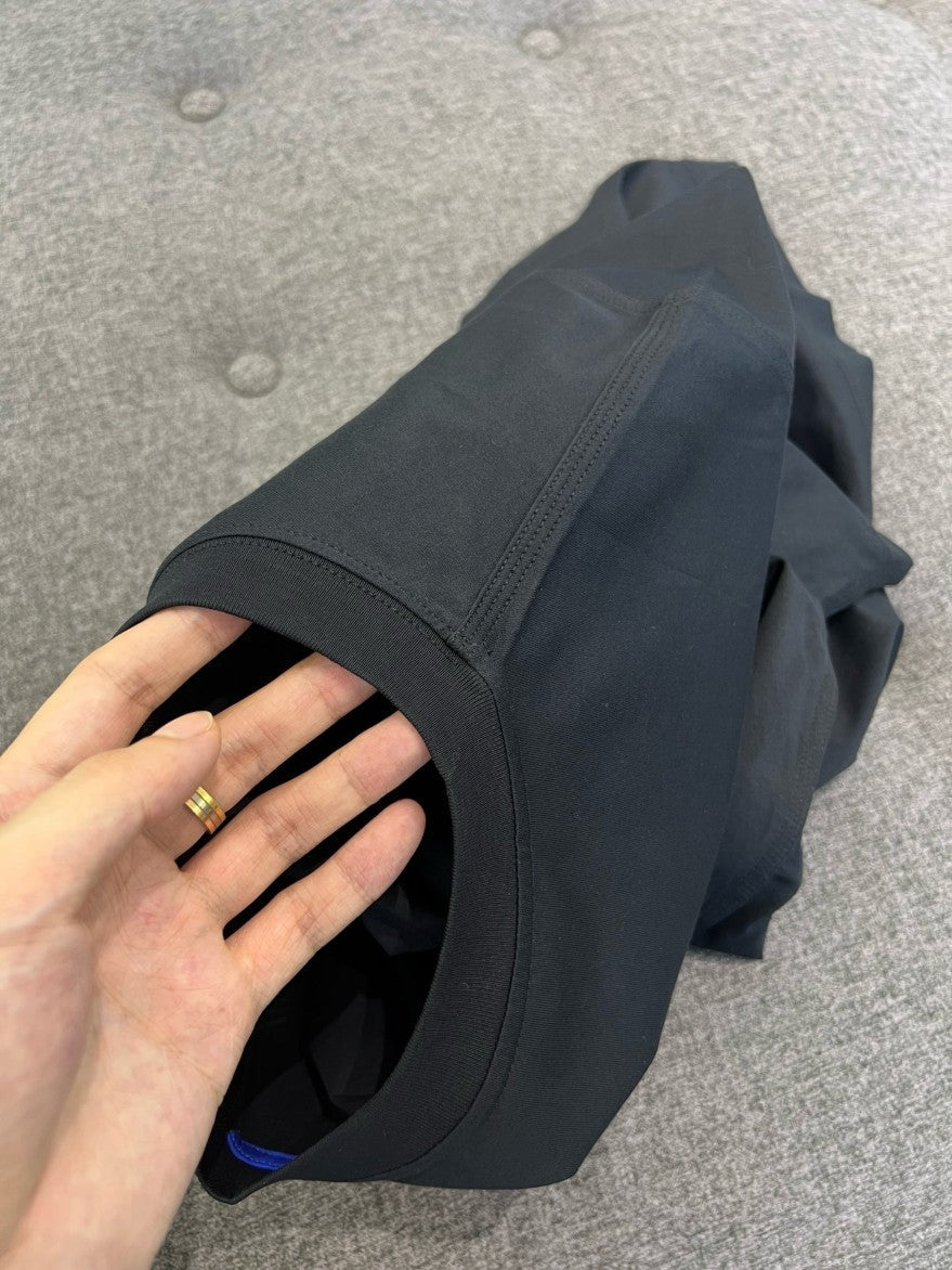 버버리 블루 자수 로고 반팔티