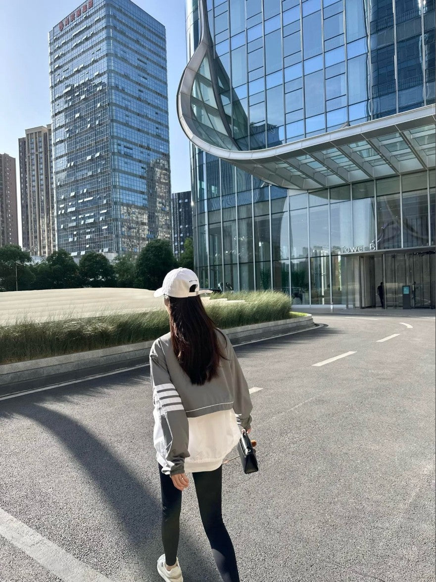 톰브라운 배색 투톤 바람막이 집업