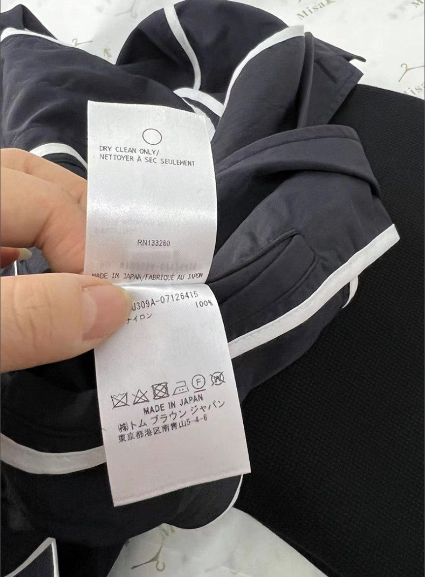 톰브라운 삼선 탭 자켓
