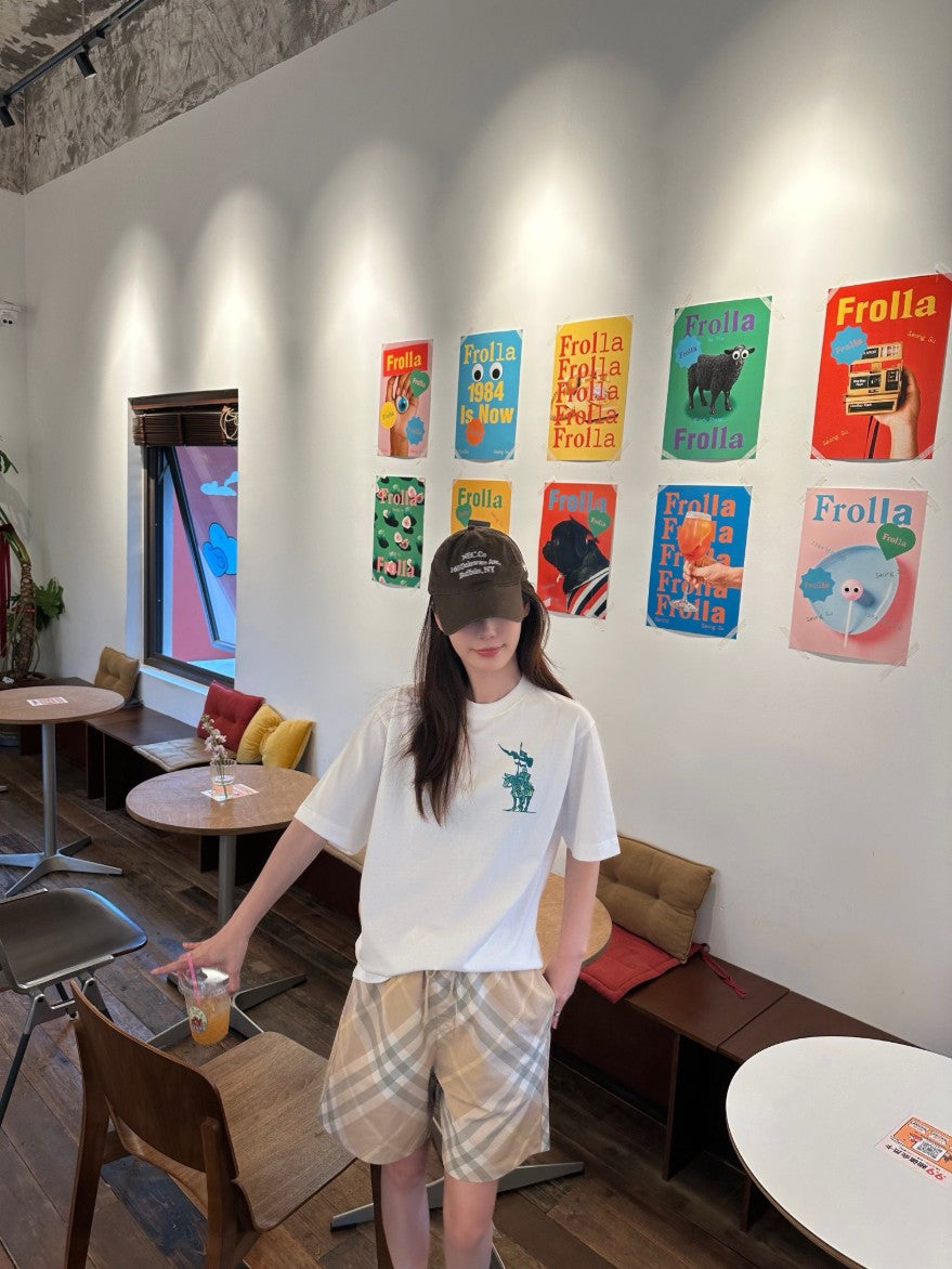 버버리 그린 자수 로고 반팔티