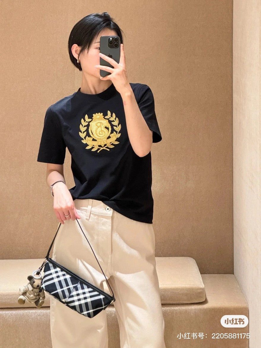 버버리 골드 자수 로고 반팔티