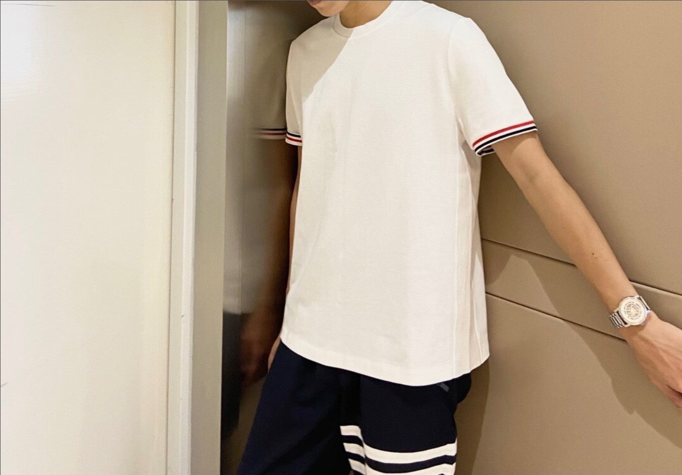 톰브라운 소매 삼선 피케 반팔티