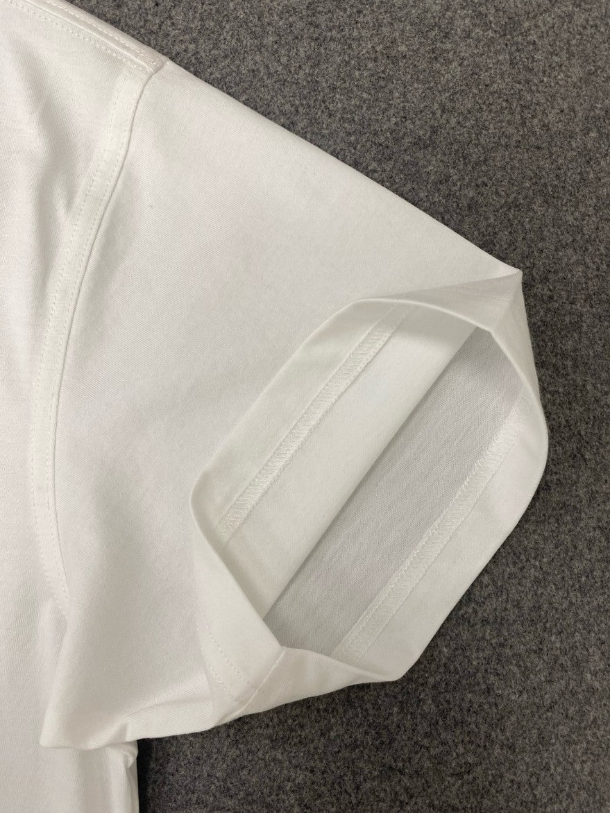 버버리 가슴 레터링 로고 반팔티