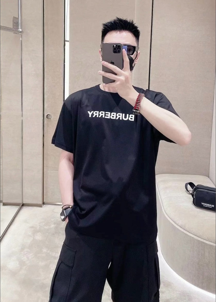 버버리 가슴 레터링 로고 반팔티