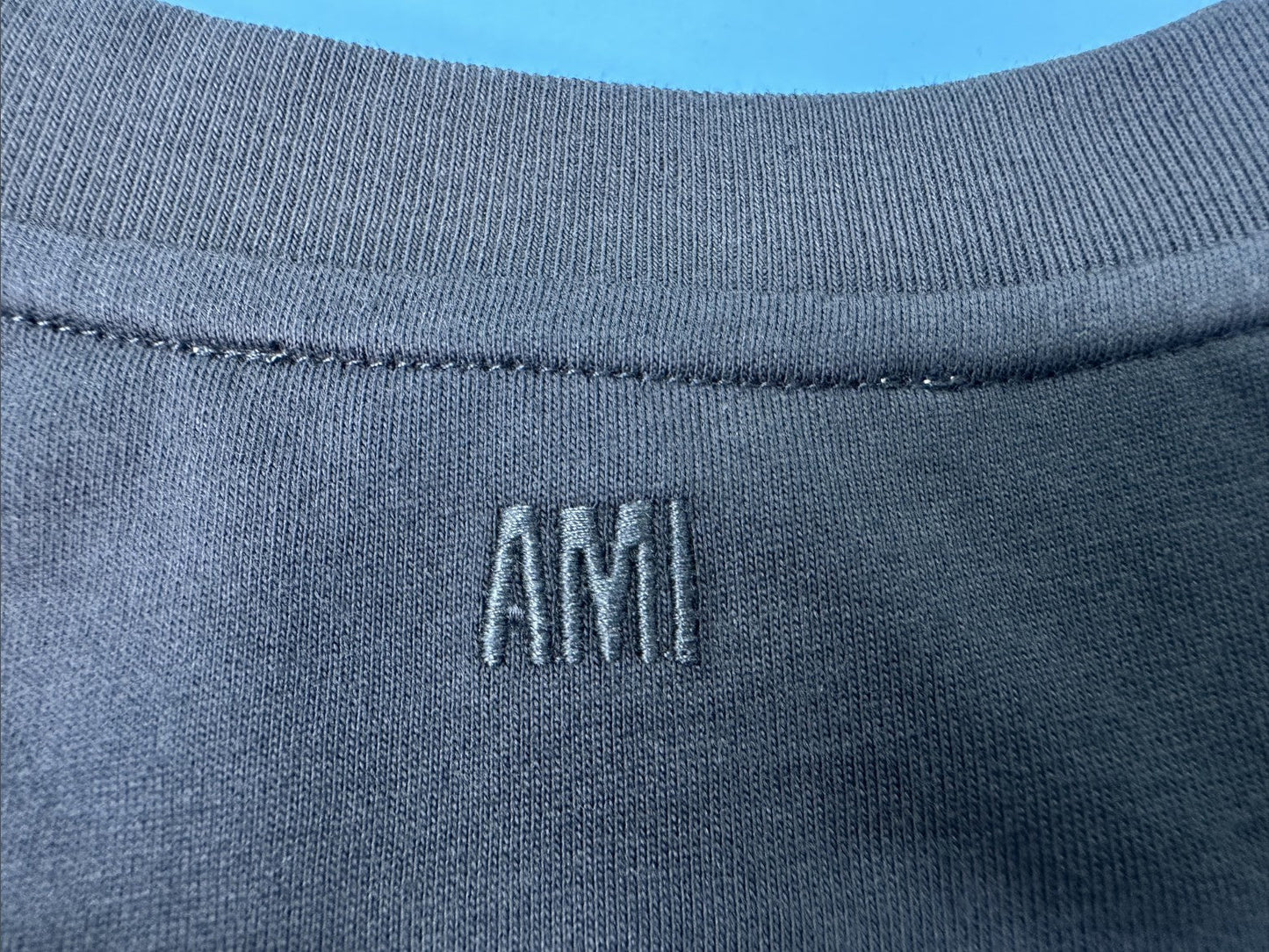 아미 화이트 로고 반팔티