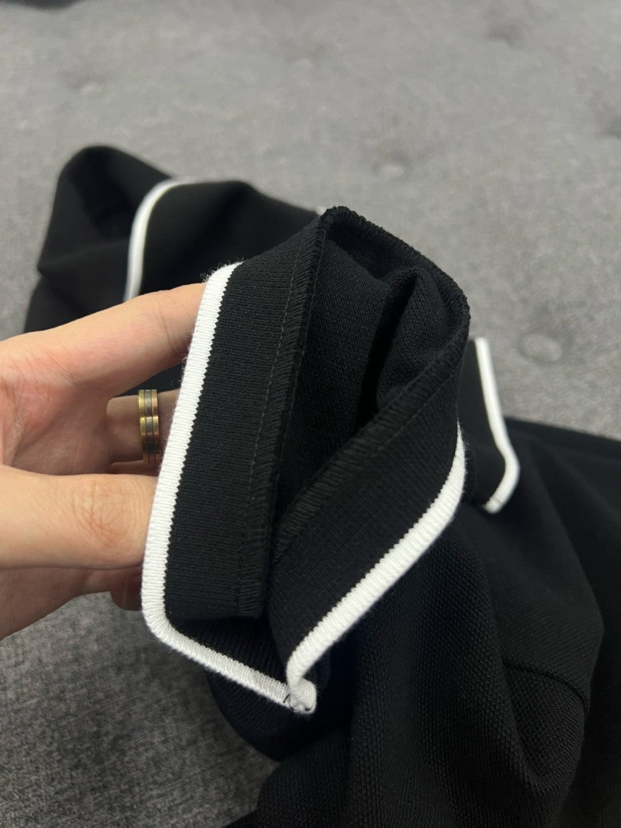 셀린느 자수 로고 카라 반팔티