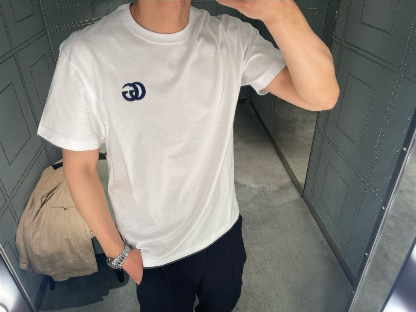 구찌 자수 GG 로고 반팔티