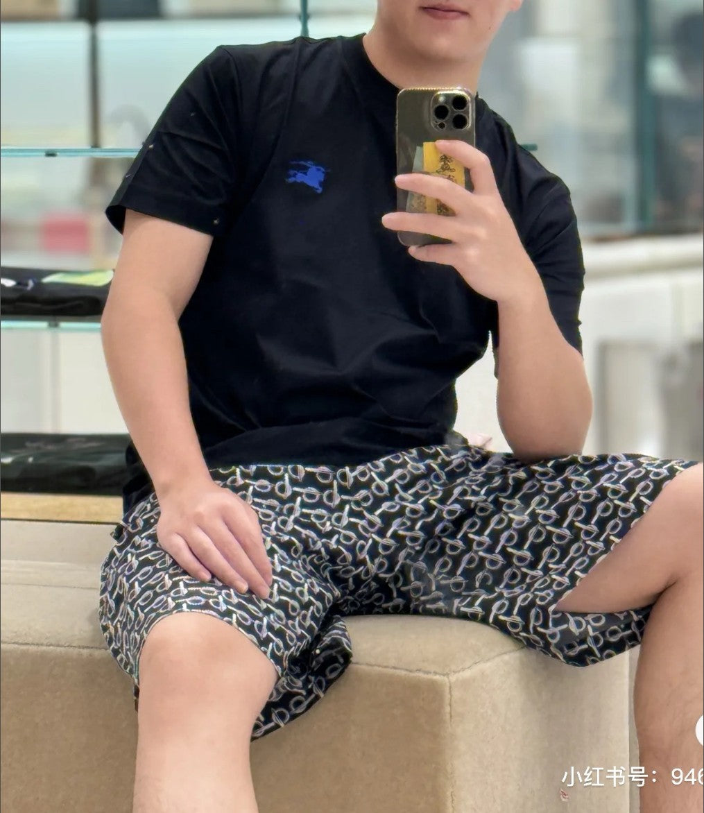 버버리 블루 자수 로고 반팔티