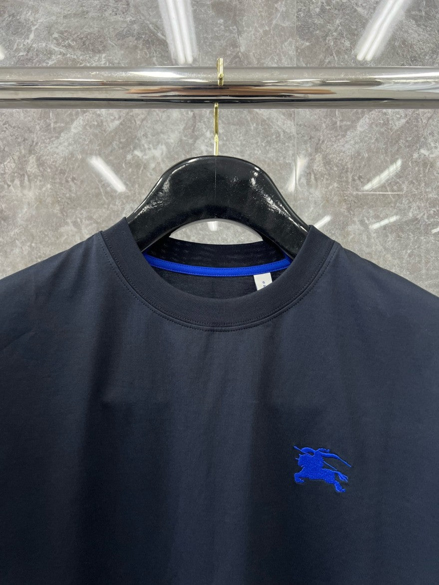 버버리 블루 자수 로고 반팔티