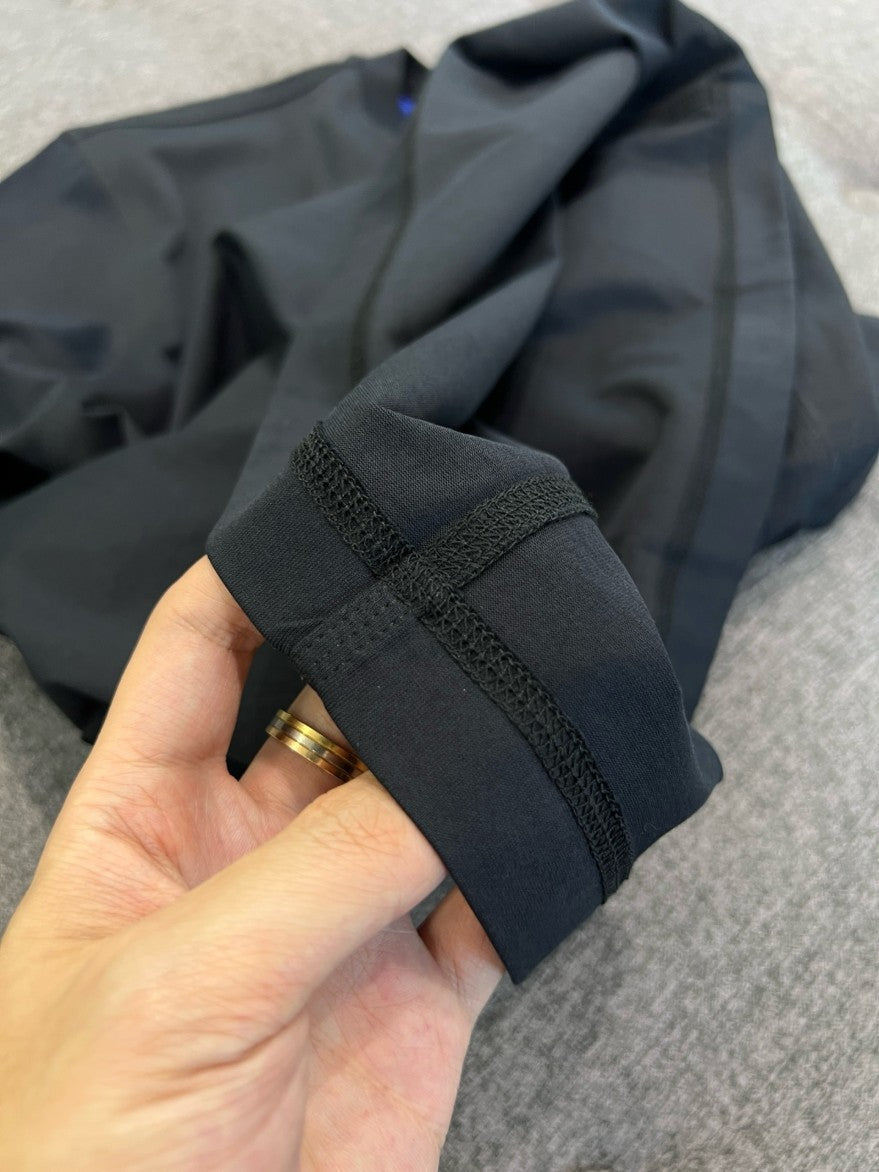 버버리 블루 자수 로고 반팔티