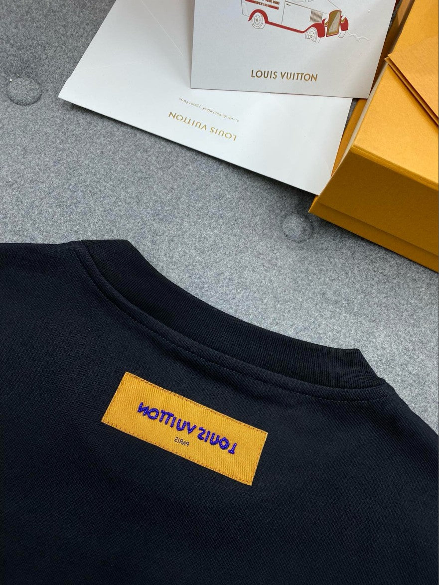루이비통 pearl 로고 반팔티