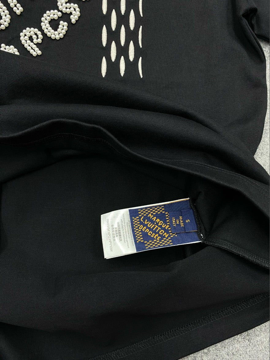 루이비통 pearl 로고 반팔티