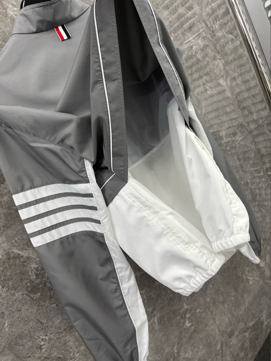 톰브라운 배색 투톤 바람막이 집업