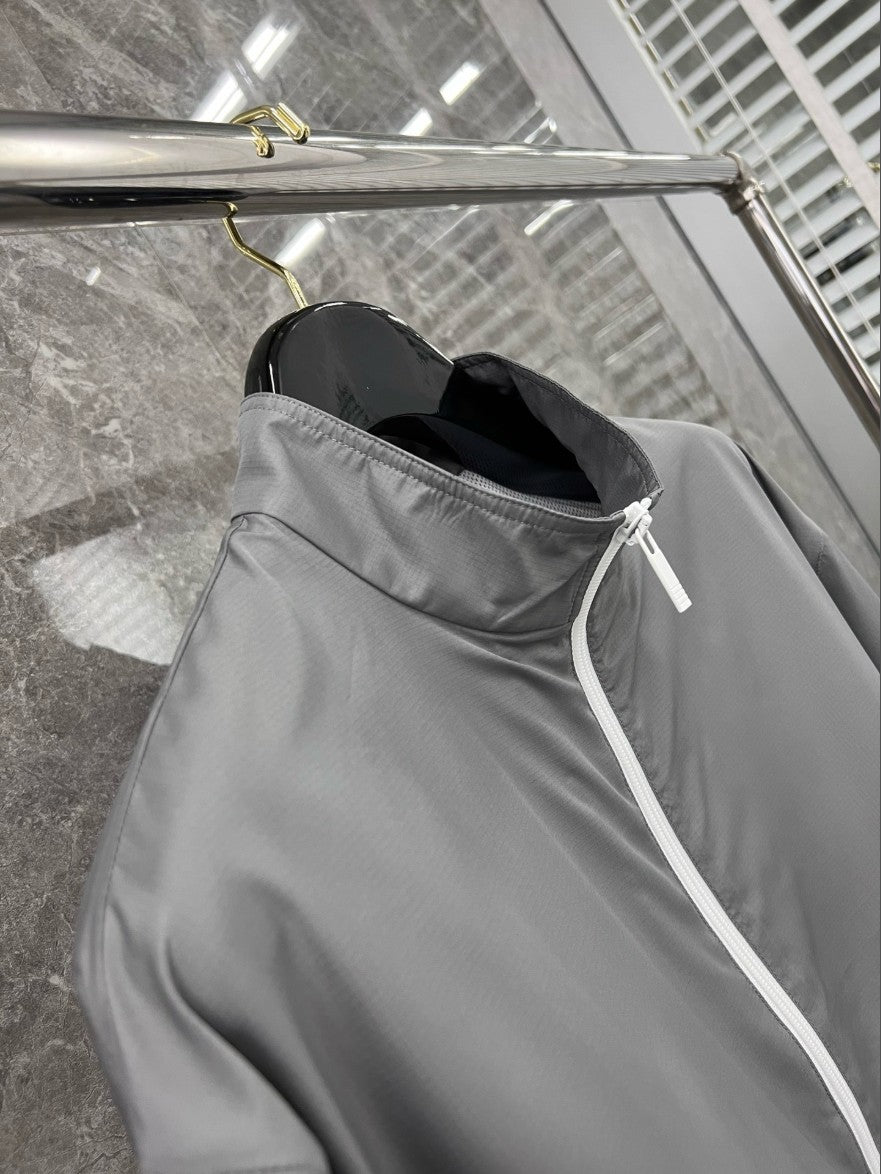 톰브라운 배색 투톤 바람막이 집업