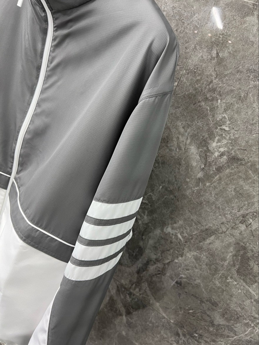 톰브라운 배색 투톤 바람막이 집업