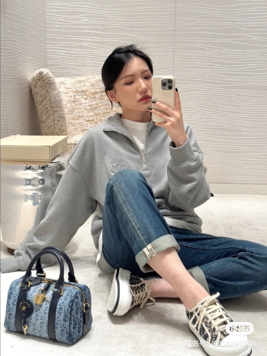 디올 CD 입체 로고 기모 반집업 맨투맨