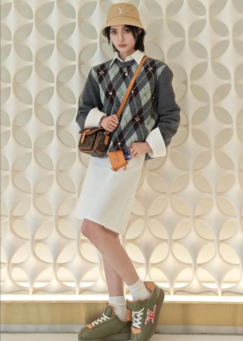 루이비통 LV 로고 아가일 크루넥 니트