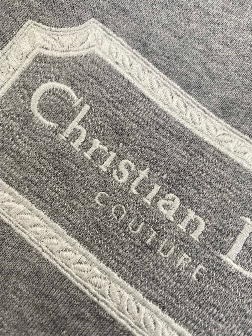 디올 자수 로고 기모 후드티