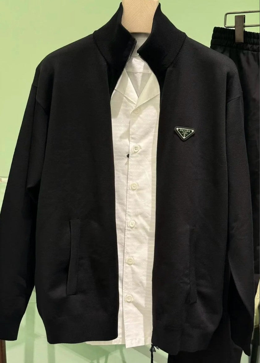 프라다 삼각 로고 울 집업 자켓