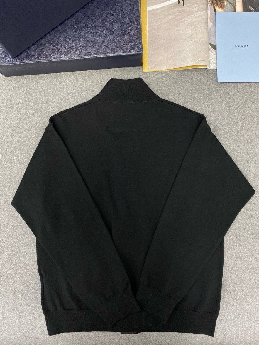 프라다 삼각 로고 울 집업 자켓