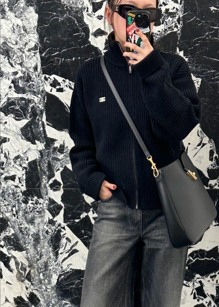 셀린느 하이넥 울 니트 집업