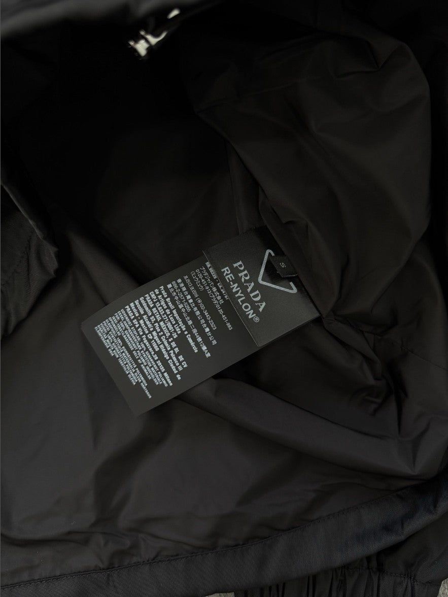 프라다 삼각 로고 후드 집업 자켓