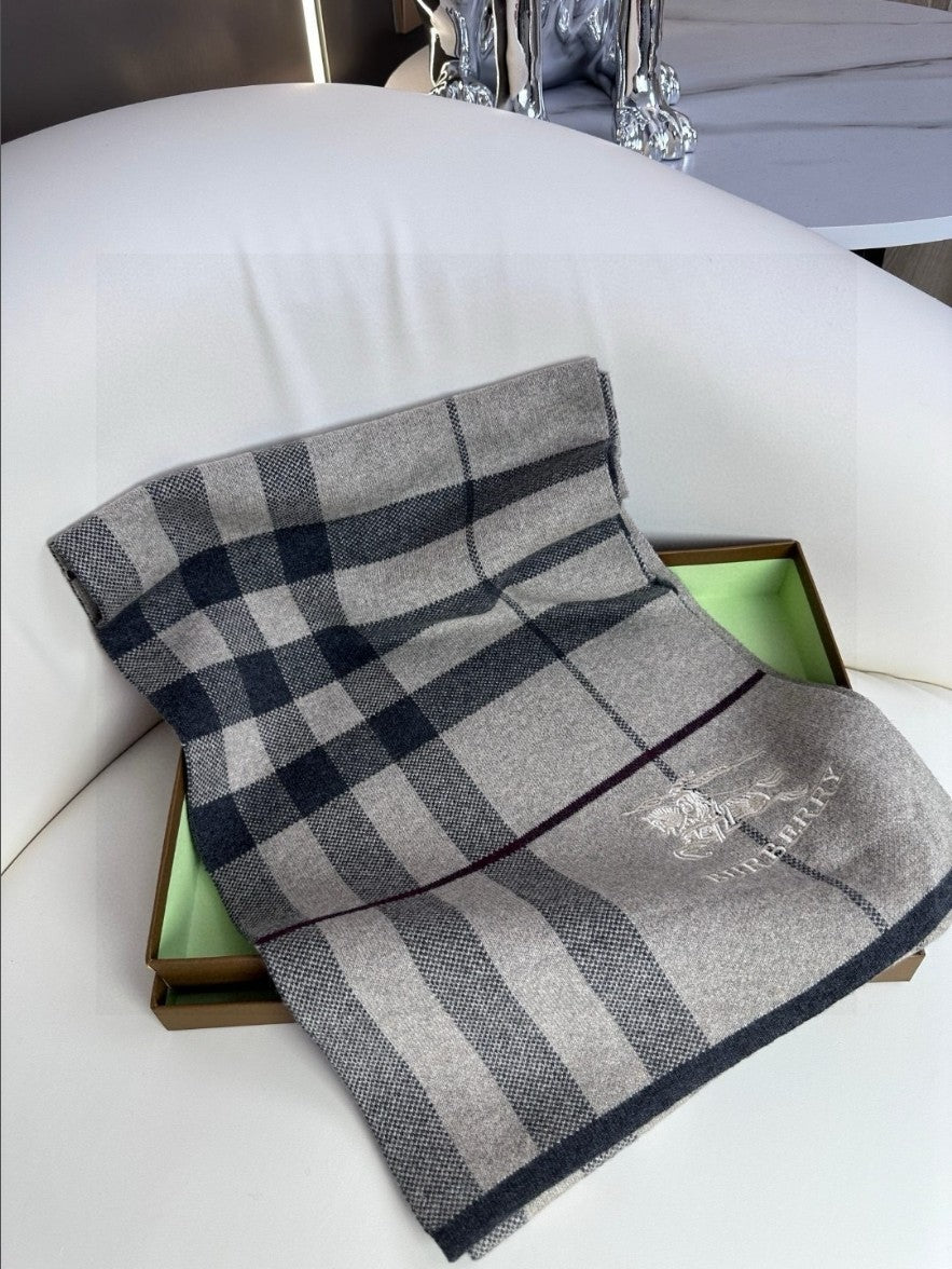 버버리 체크 자수 로고 머플러