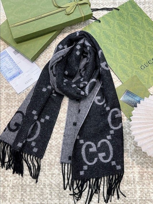 구찌 GG 빅 로고 캐시미어 머플러