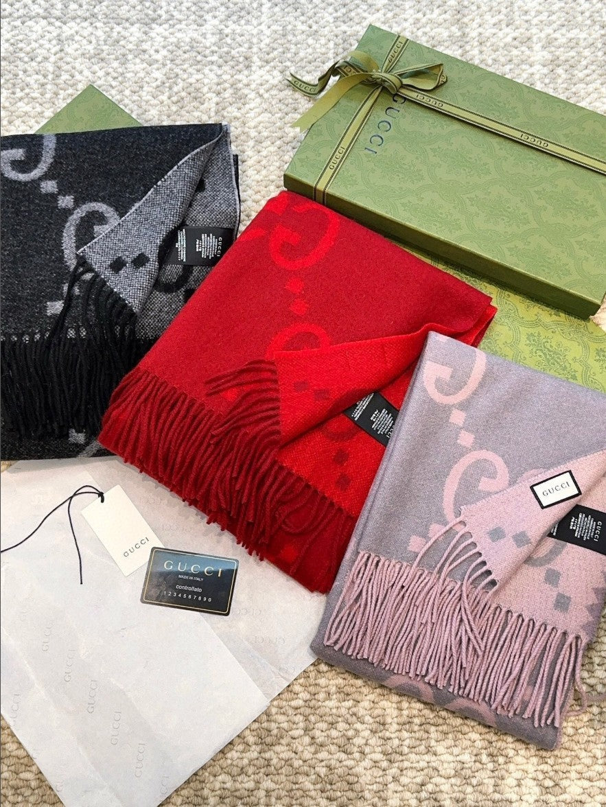 구찌 GG 빅 로고 캐시미어 머플러