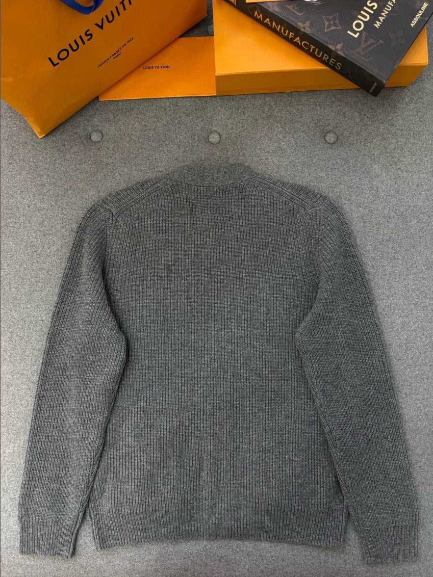 루이비통 LV 자수 로고 가디건