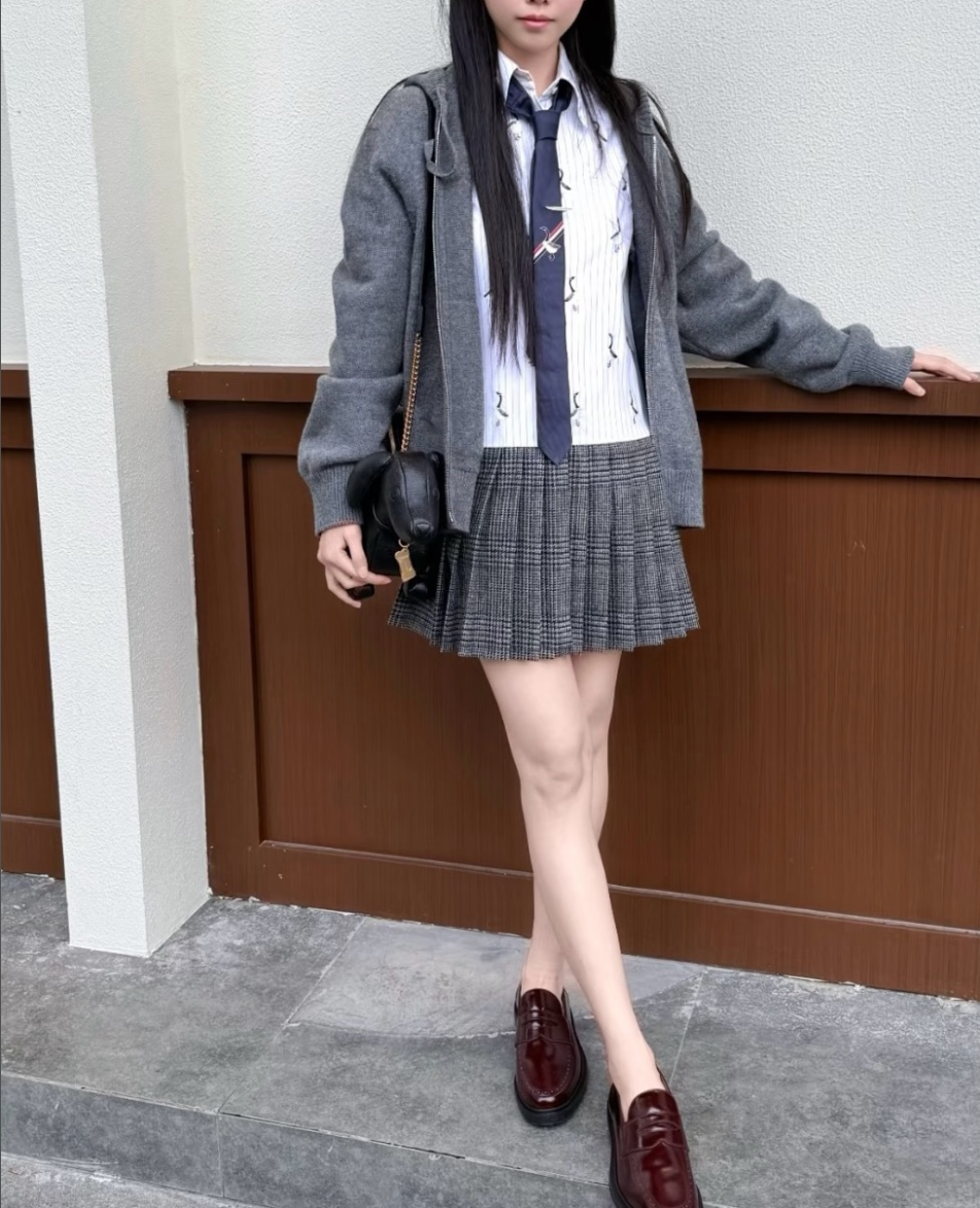 톰브라운 버진 울 니트 후드 집업