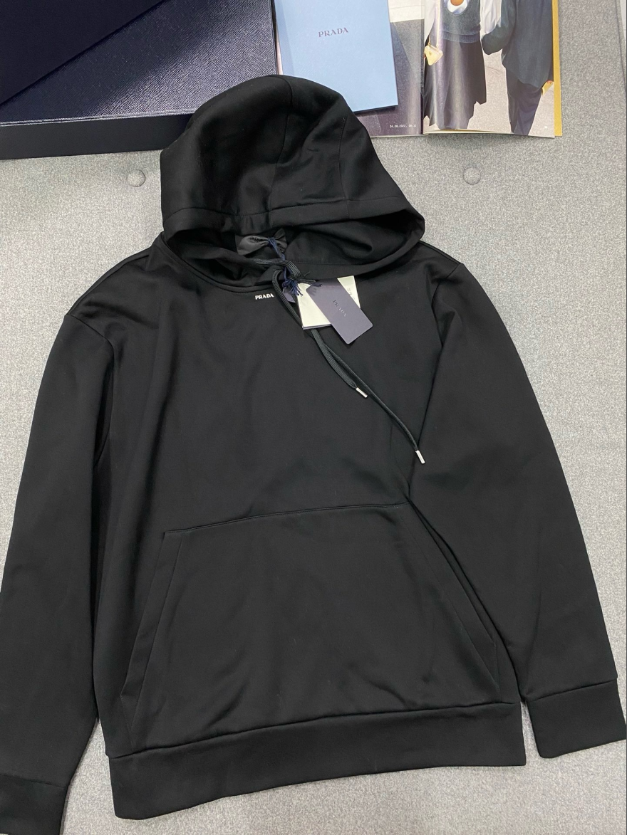 프라다 스몰 로고 오버핏 후드티