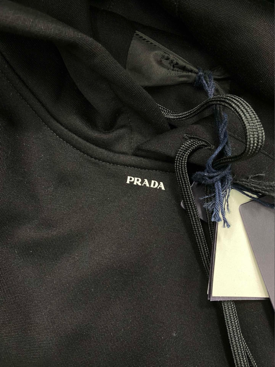 프라다 스몰 로고 오버핏 후드티