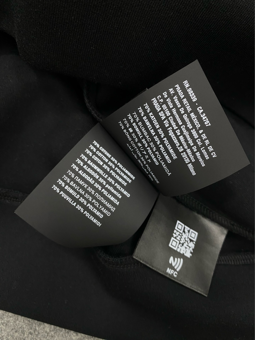 프라다 스몰 로고 오버핏 후드티