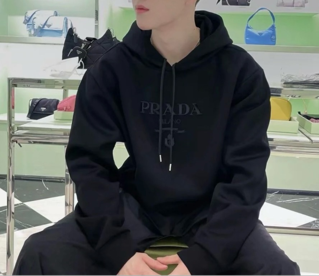 프라다 자수 레터링 로고 오버핏 후드티