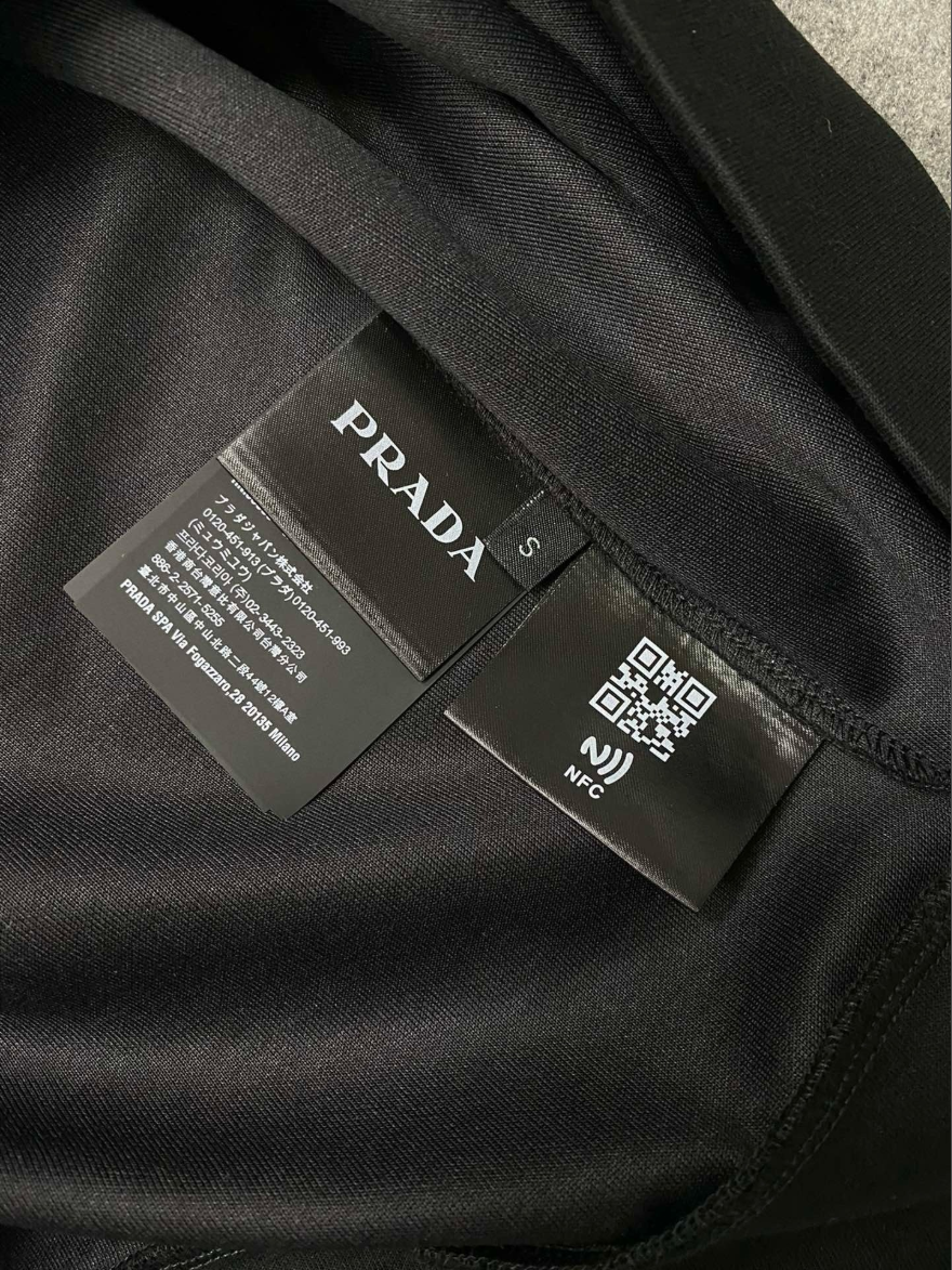 프라다 자수 레터링 로고 오버핏 후드티