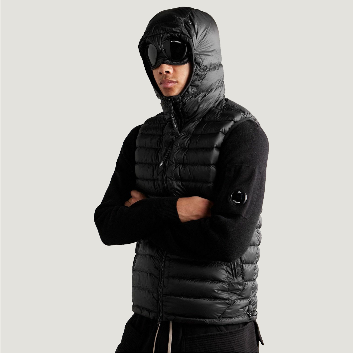 CP컴퍼니 DD Shell 후드 조끼 패딩 점퍼