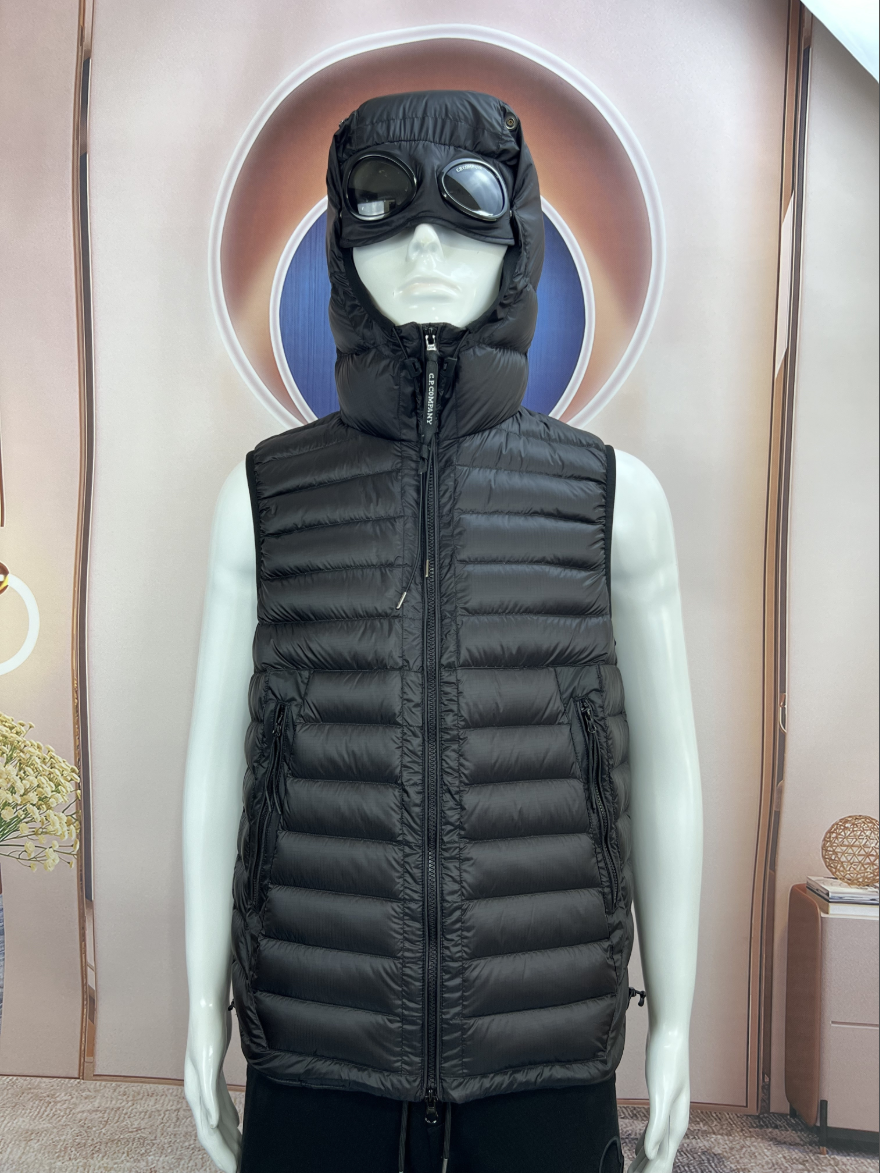 CP컴퍼니 DD Shell 후드 조끼 패딩 점퍼