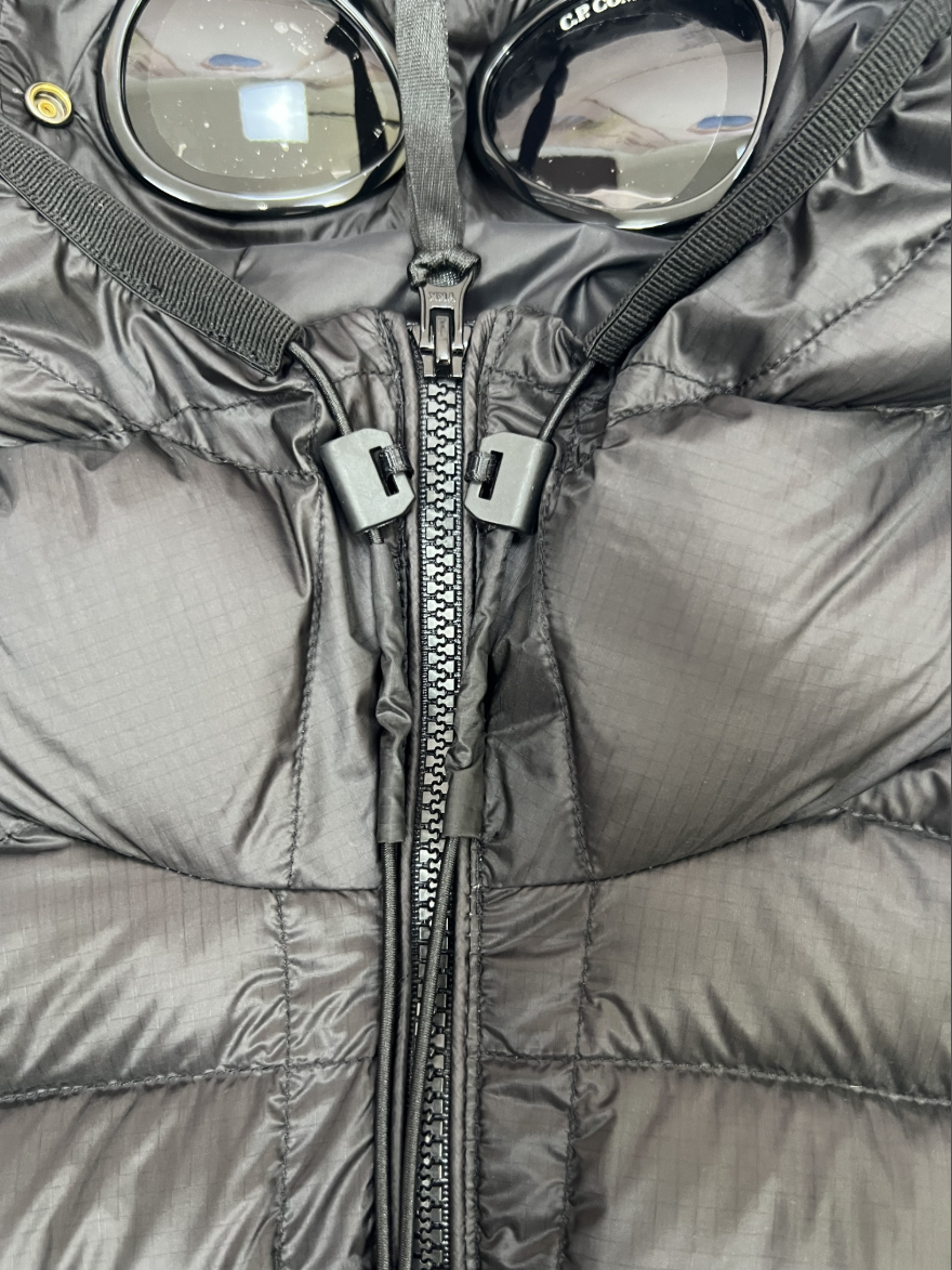 CP컴퍼니 DD Shell 후드 조끼 패딩 점퍼